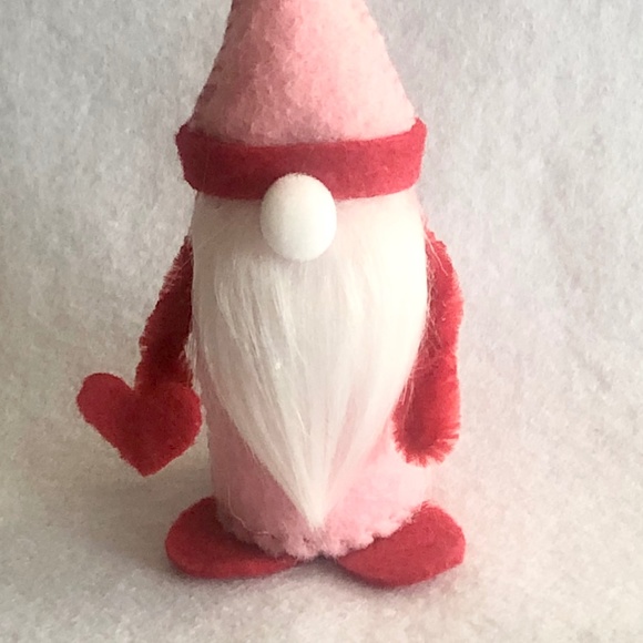 Love Gnome Art Doll felt hand-sewn - Picture 3 of 8